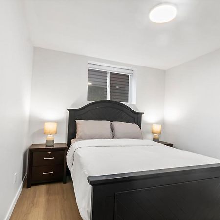 Pristine 3 Beds 2 Washroom Guest Suite เซอร์รีย์ ภายนอก รูปภาพ