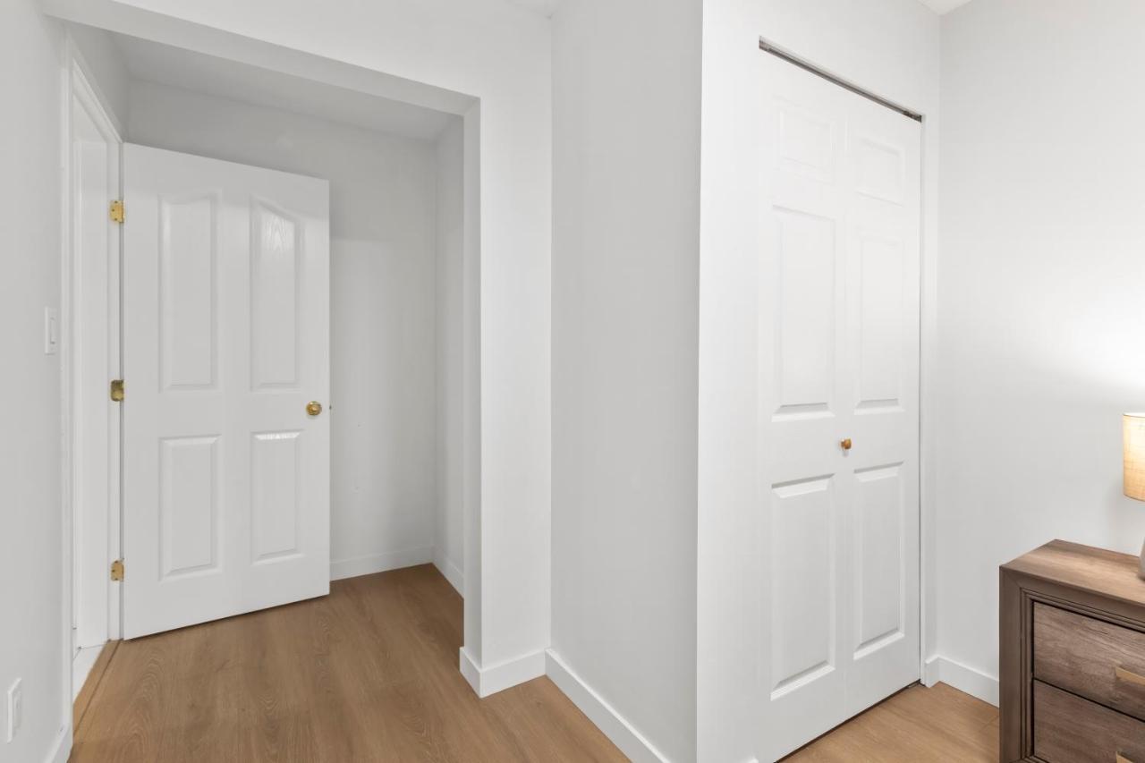 Pristine 3 Beds 2 Washroom Guest Suite เซอร์รีย์ ภายนอก รูปภาพ